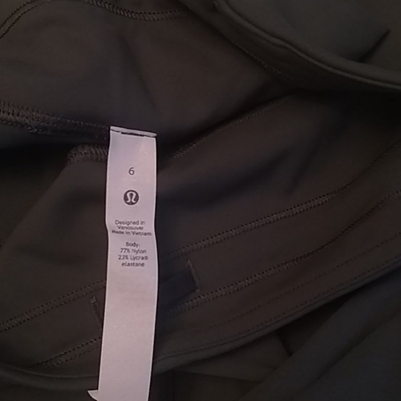 SOLD  Lululemon Invigorate HR Crop 23", Sz 6, SKSR - Picture 7 of 8